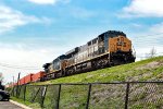 CSX 1853 on I-157